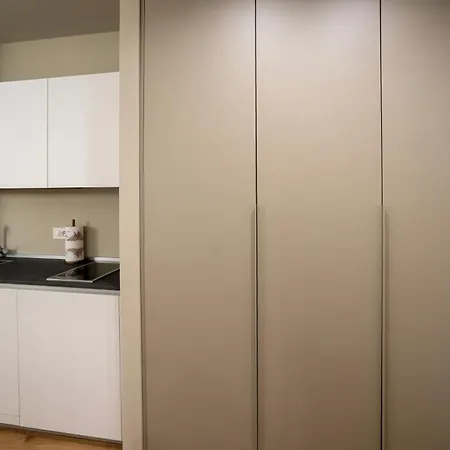 Arena 40 Romeo Apartment
